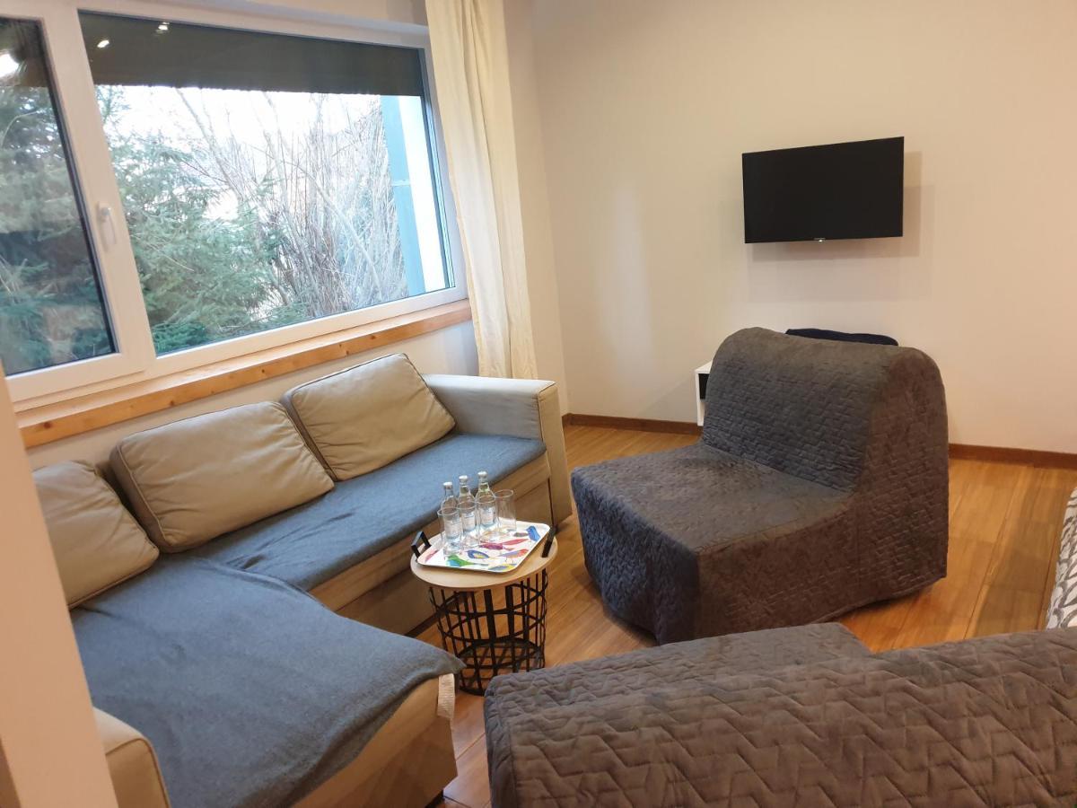 Maly Apartament W Zieleni Blisko Jeziora Środa Wielkopolska Buitenkant foto