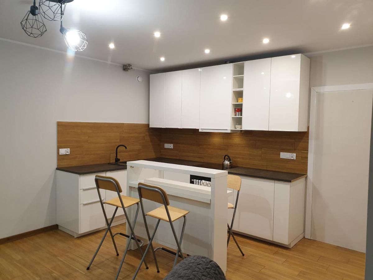 Maly Apartament W Zieleni Blisko Jeziora Środa Wielkopolska Buitenkant foto